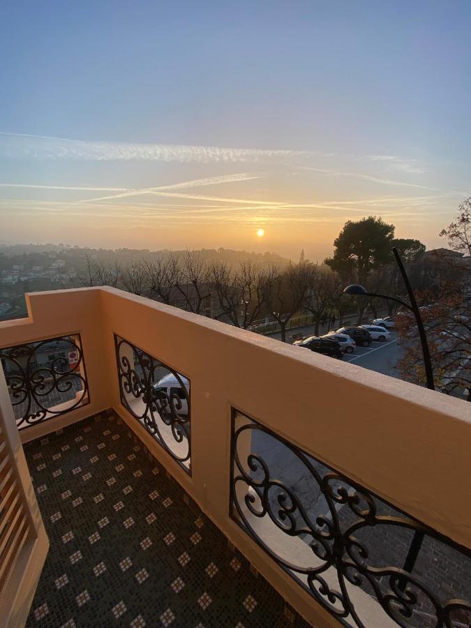 B&B Terrazza Sul Borgo Mogliano Екстериор снимка