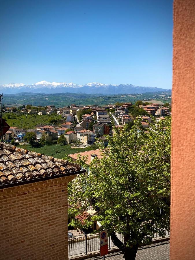 B&B Terrazza Sul Borgo Mogliano Екстериор снимка